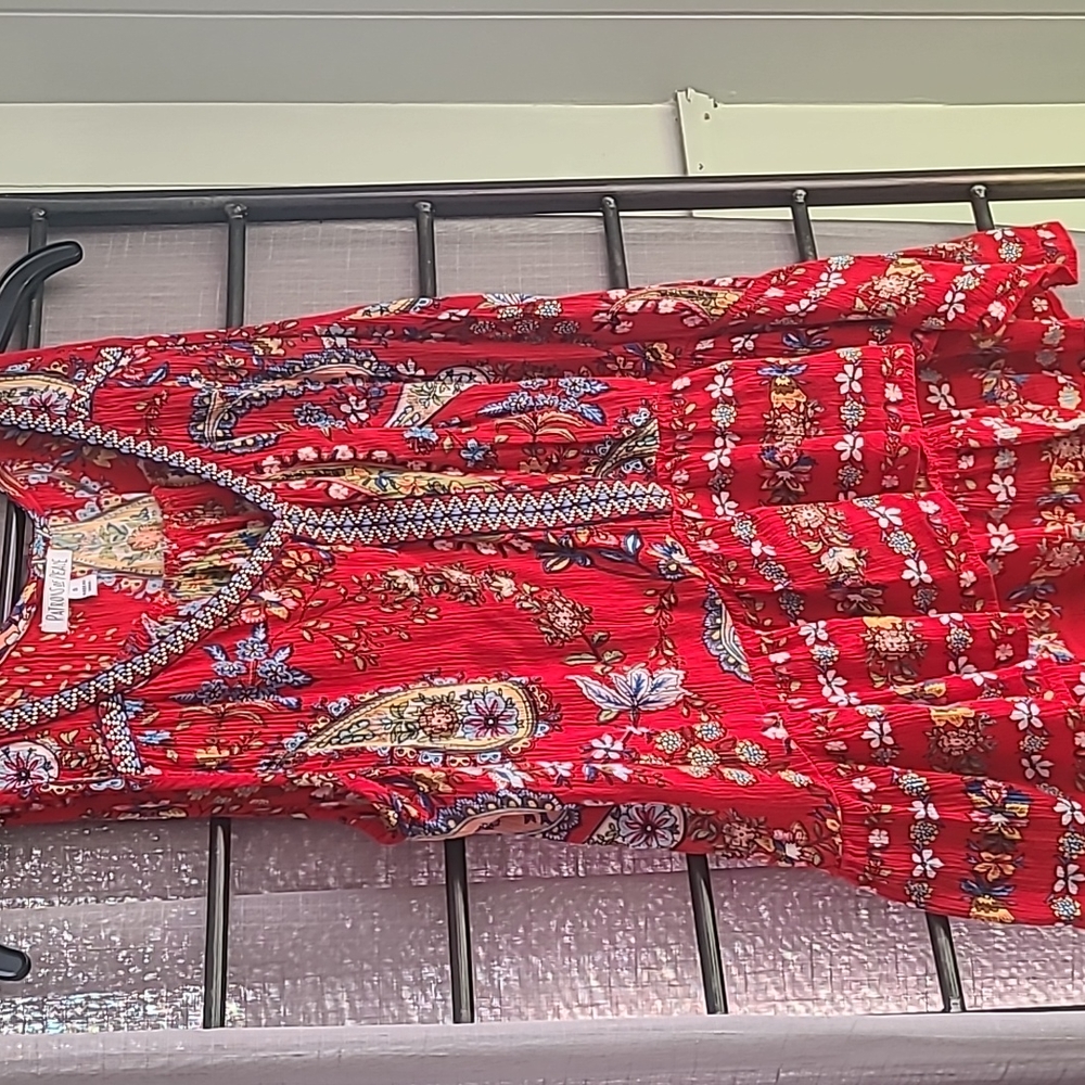 Red flower print tank with ruffle bottom